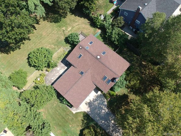 42 Lauren Avenue, Dix Hills NY 11746