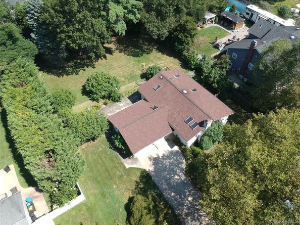 42 Lauren Avenue, Dix Hills NY 11746