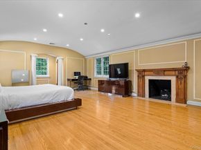32 Wildwood Drive, Great Neck NY 11024