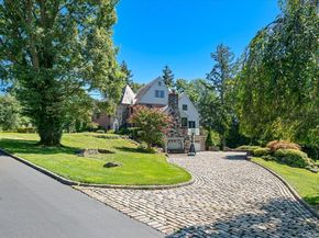 32 Wildwood Drive, Great Neck NY 11024