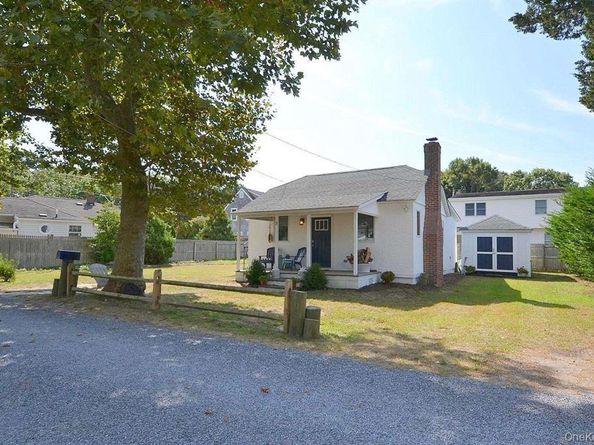 3 Mineola Court, Hampton Bays NY 11946