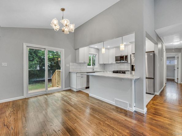 11 W 11 Street, Deer Park NY 11729