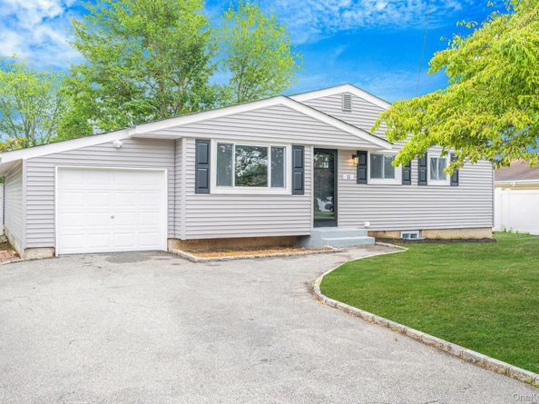 11 W 11 Street, Deer Park NY 11729