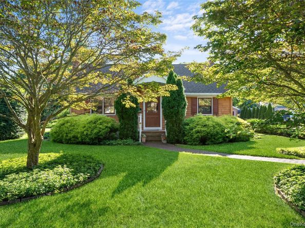839 Pondview Road, Riverhead NY 11901