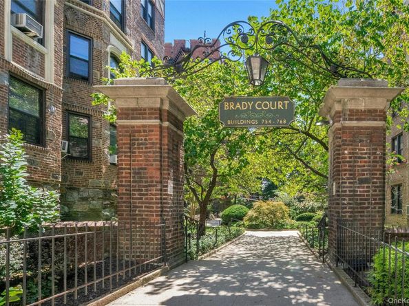 760 Brady Avenue 117, Bronx NY 10462