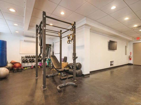 700 Shore Road 2E, Long Beach NY 11561