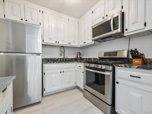 700 Shore Road 2E, Long Beach NY 11561