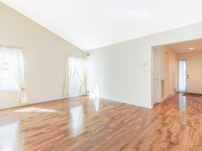 20 Amagansett Court, Ridge NY 11961
