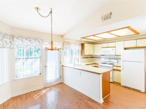 20 Amagansett Court, Ridge NY 11961