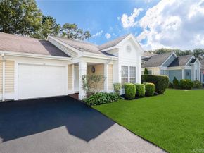 20 Amagansett Court, Ridge NY 11961