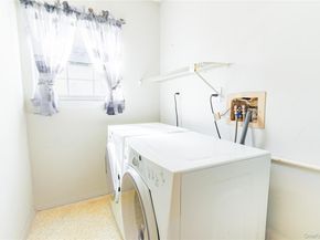 20 Amagansett Court, Ridge NY 11961