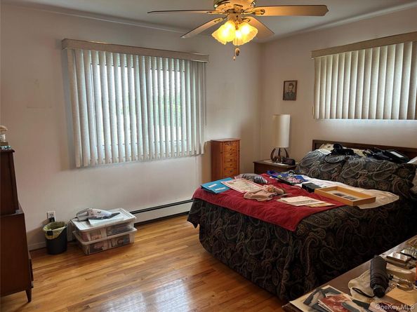 957 N Fulton Avenue, Lindenhurst NY 11757