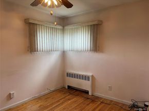 957 N Fulton Avenue, Lindenhurst NY 11757