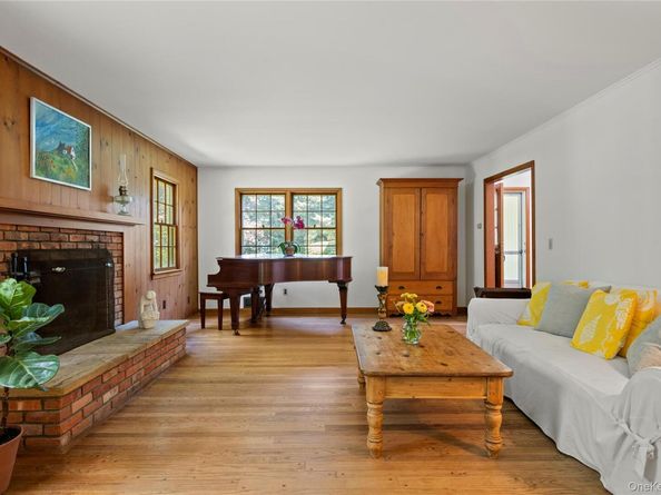 26 S Menantic Road, Shelter Island NY 11964