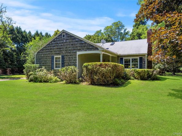 26 S Menantic Road, Shelter Island NY 11964
