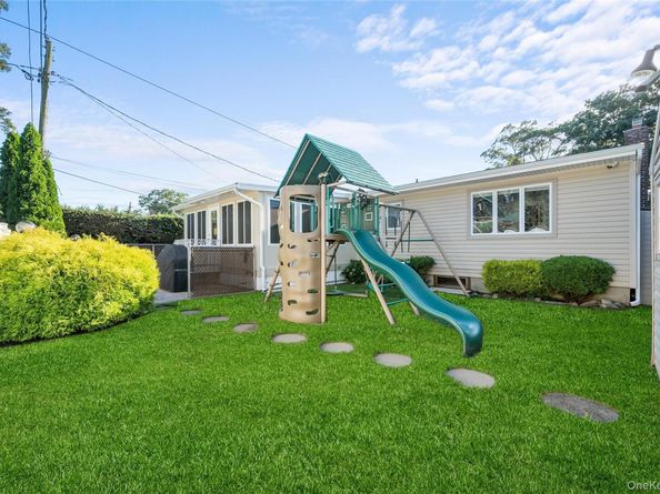 1441 Roth Road, Seaford NY 11783