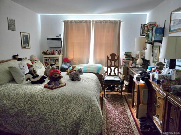 230-06 Kingsbury Avenue B, Oakland Gardens NY 11364