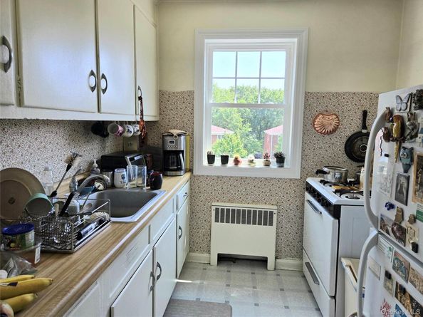 230-06 Kingsbury Avenue B, Oakland Gardens NY 11364