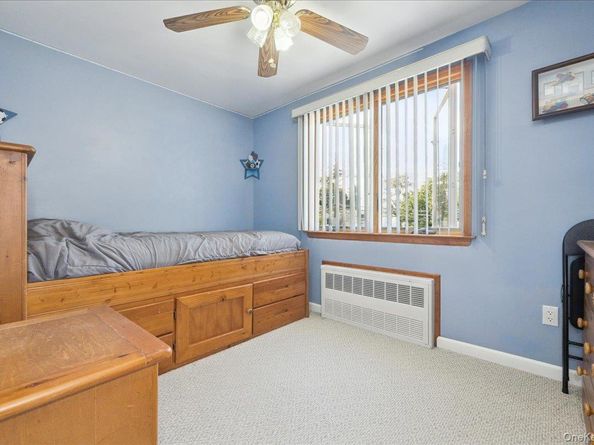 7 Beechwood Place, Massapequa Park NY 11762