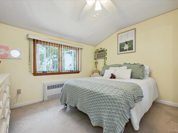7 Beechwood Place, Massapequa Park NY 11762