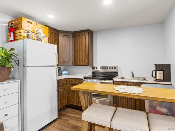 31 Elm Road, Rocky Point NY 11778