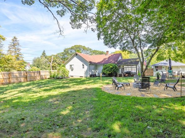 31 Elm Road, Rocky Point NY 11778