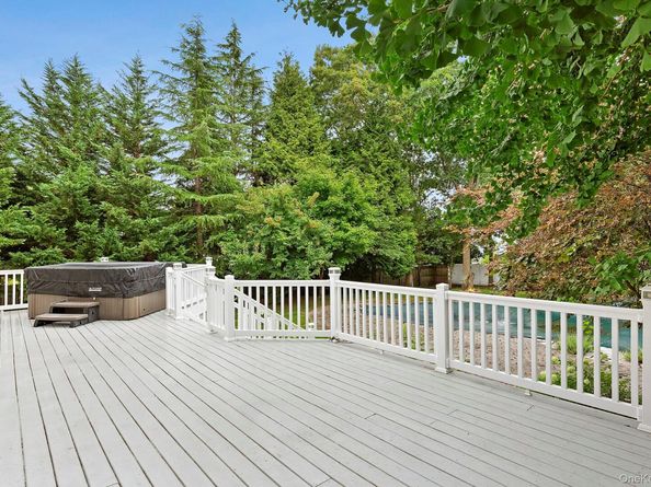 22 Embassy Road, Selden NY 11784