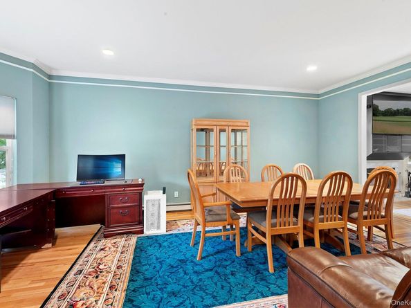 22 Embassy Road, Selden NY 11784