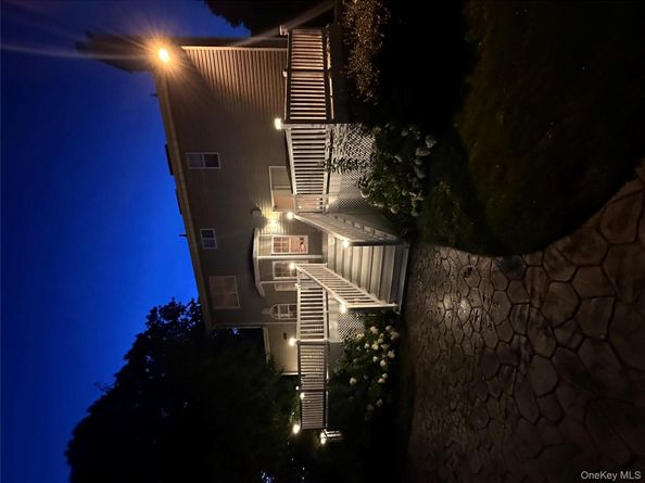 22 Embassy Road, Selden NY 11784