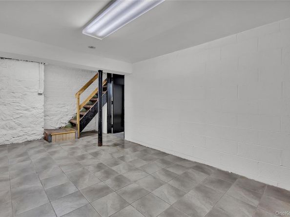 150 S 6th Avenue, Mount Vernon NY 10550