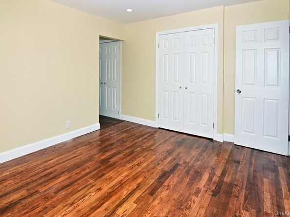 3 N Brook Drive, Valley Stream NY 11581