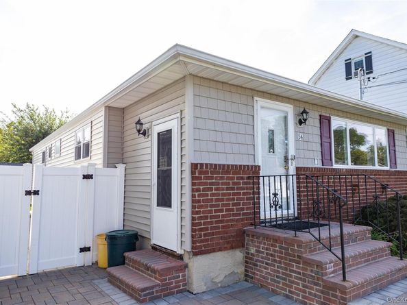 5A Moeller Street, Hicksville NY 11801