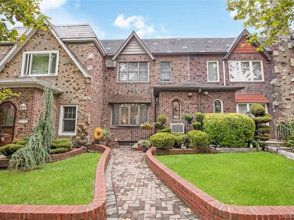 64-83 83rd Place, Middle Village NY 11379