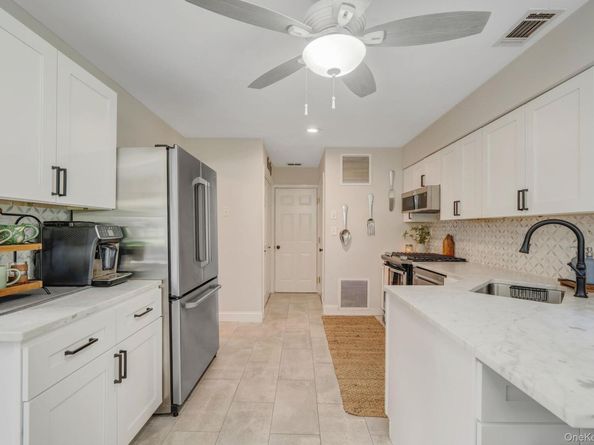 40 Lakeview Drive, Manorville NY 11949
