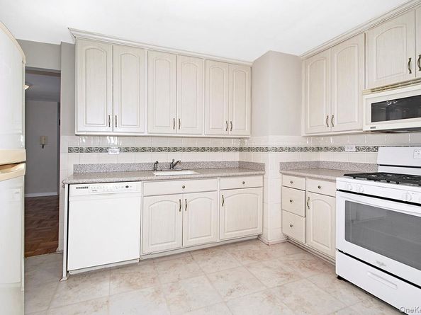 609 Kappock Street 3F, Bronx NY 10463