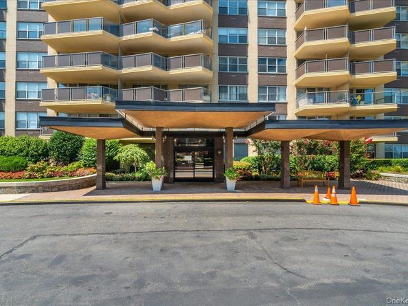 17-85 215th Street 11S, Bayside NY 11360