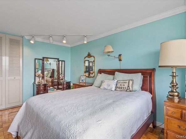 17-85 215th Street 11S, Bayside NY 11360