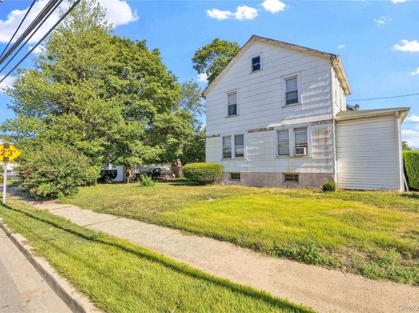42 Satterie Avenue, Valley Stream NY 11580