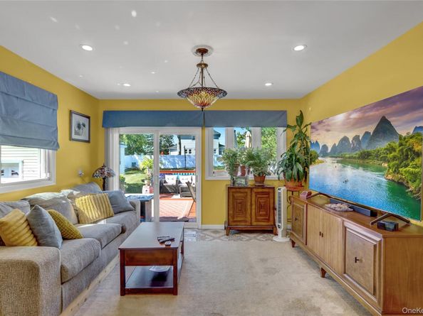 66 Center Avenue, Bay Shore NY 11706