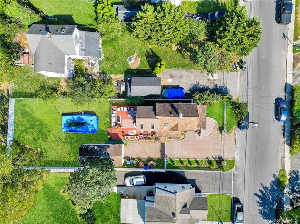 66 Center Avenue, Bay Shore NY 11706