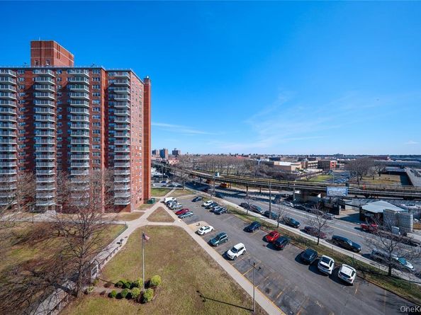 2475 16th 17G, Brooklyn NY 11214