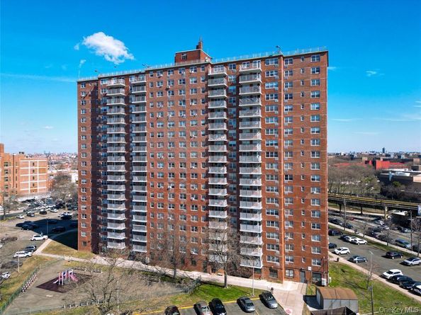 2475 16th 17G, Brooklyn NY 11214