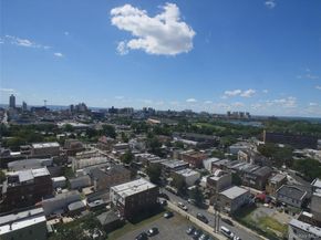 2475 16th 17G, Brooklyn NY 11214