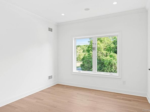 1900 Gillette Drive, East Marion NY 11939