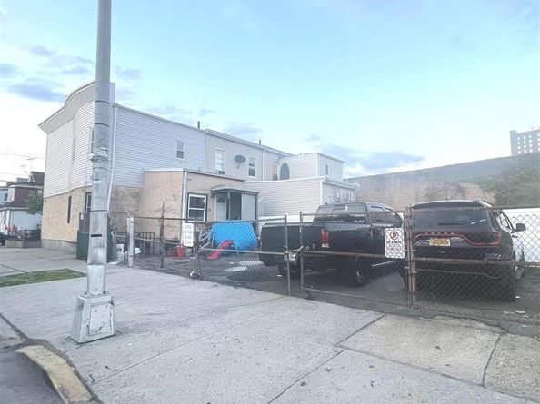 14402 91 Avenue, Jamaica NY 11435