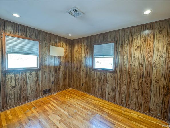 1022 Manor Lane, Bay Shore NY 11706