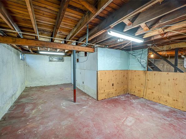 1022 Manor Lane, Bay Shore NY 11706