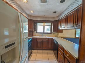 1022 Manor Lane, Bay Shore NY 11706