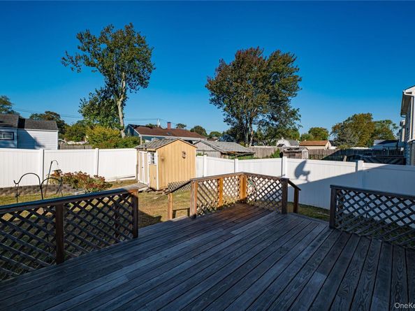 1022 Manor Lane, Bay Shore NY 11706