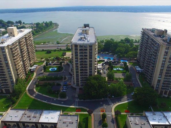 17-85 215th Street 6A, Bayside NY 11360